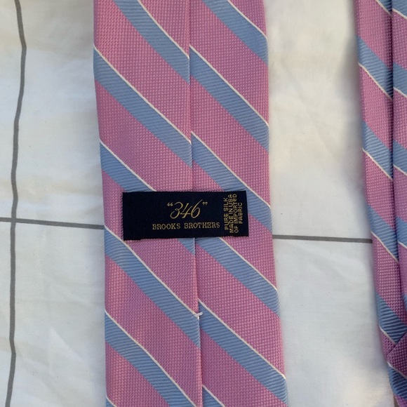 Brooks Brothers Pink and Blue Tie - Picture 3 of 4